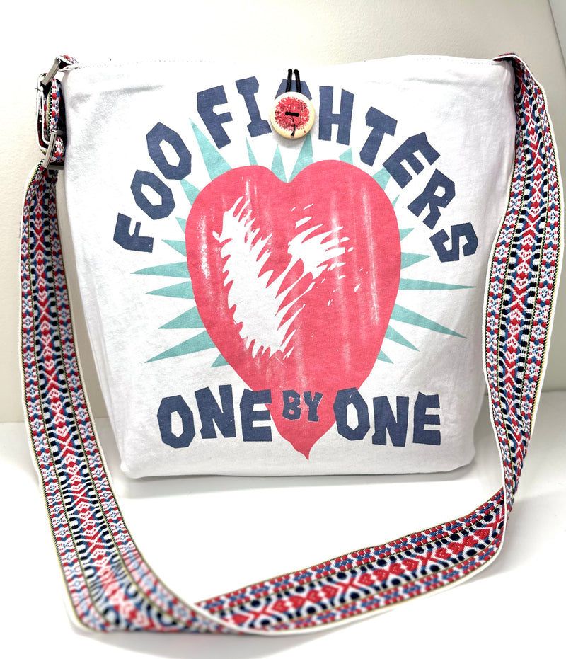 #0005 - Foo Fighters Messenger Bag